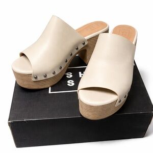 ShuShop Bone Gina Platform Mule Sandals  with Studded Accents Size 9 New in Box